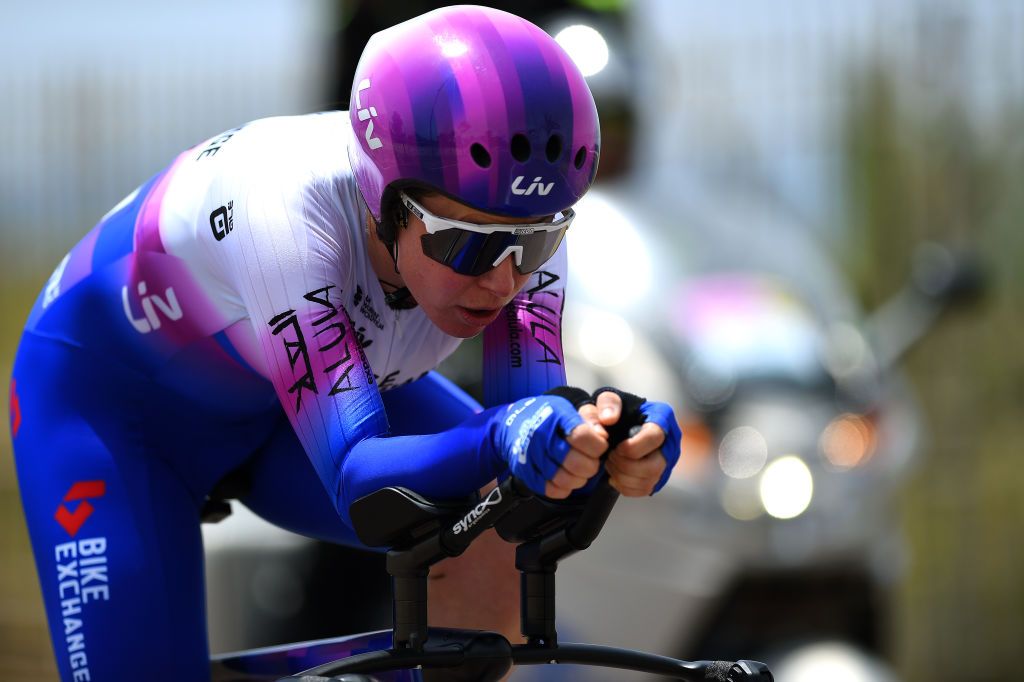 CAGLIARI ITALY JUNE 30 Amanda Spratt of Australia and Team BikeExchange Jayco sprints during the 33rd Giro dItalia Donne 2022 Stage 1 a 47km individual time trial stage from Cagliari to Cagliari ITT GiroDonne UCIWWT on June 30 2022 in Cagliari Italy Photo by Dario BelingheriGetty Images