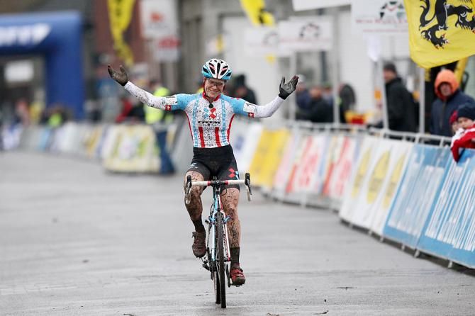 Katie Compton gets her 15th win of the season in Overijse