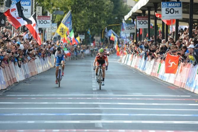 Alejandro Valverde (Spain) outsprints Vincenzo Nibali (Italy) for the bronze medal