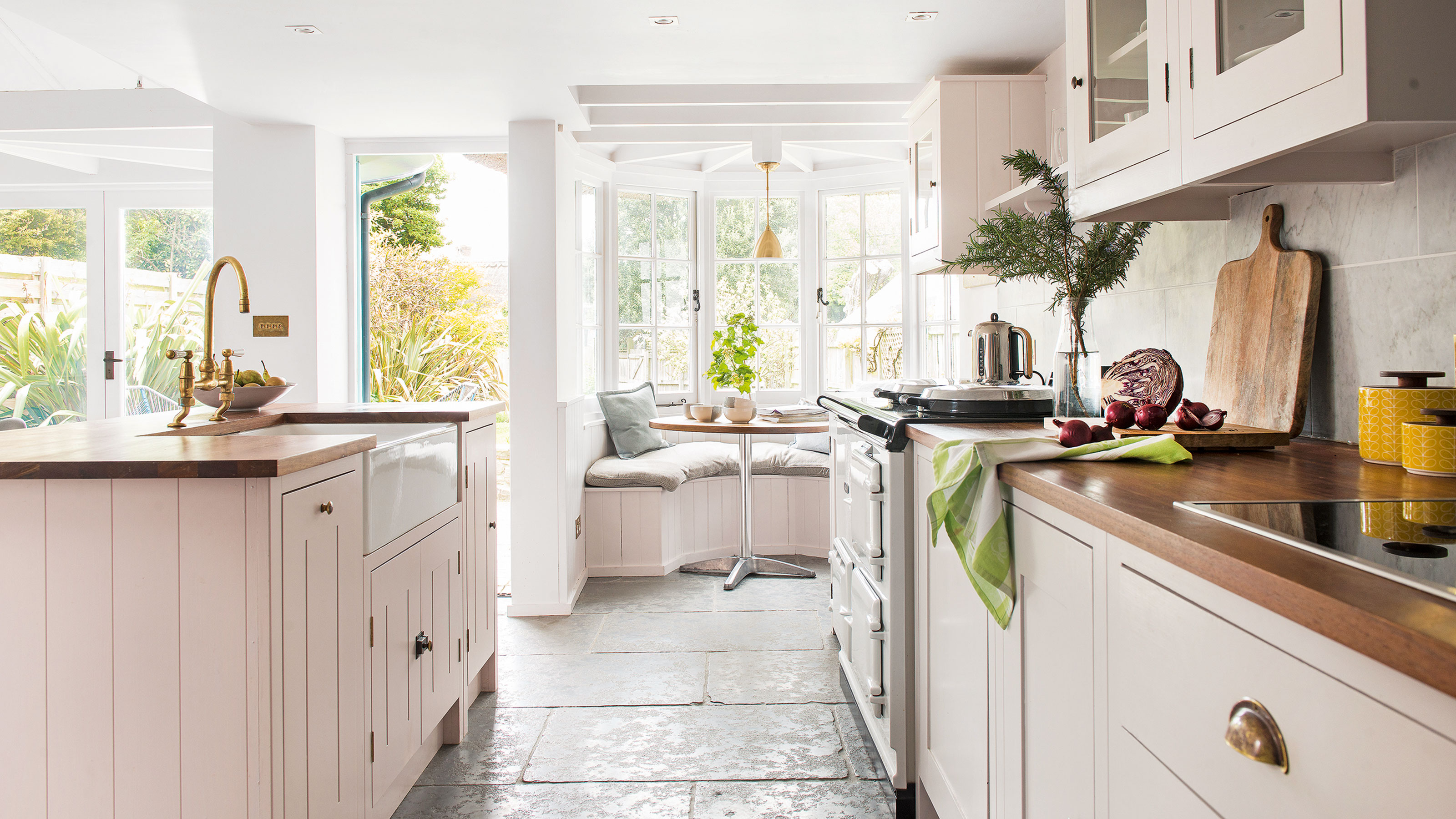 20 country kitchen ideas to add bucolic charm to your home   Ideal ...