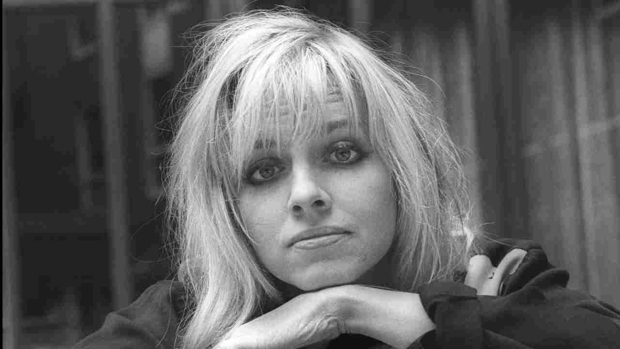 Ellen Foley posing for a photograph in 1980