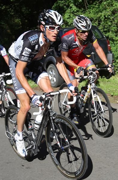 Schleck leads Armstrong