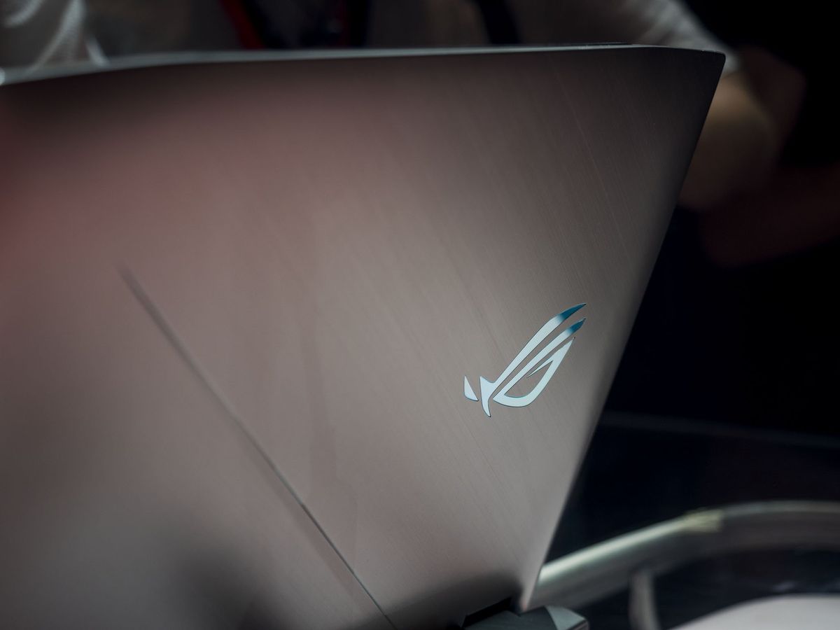 The ASUS ROG Chimera is the world's first gaming laptop with a 144Hz ...