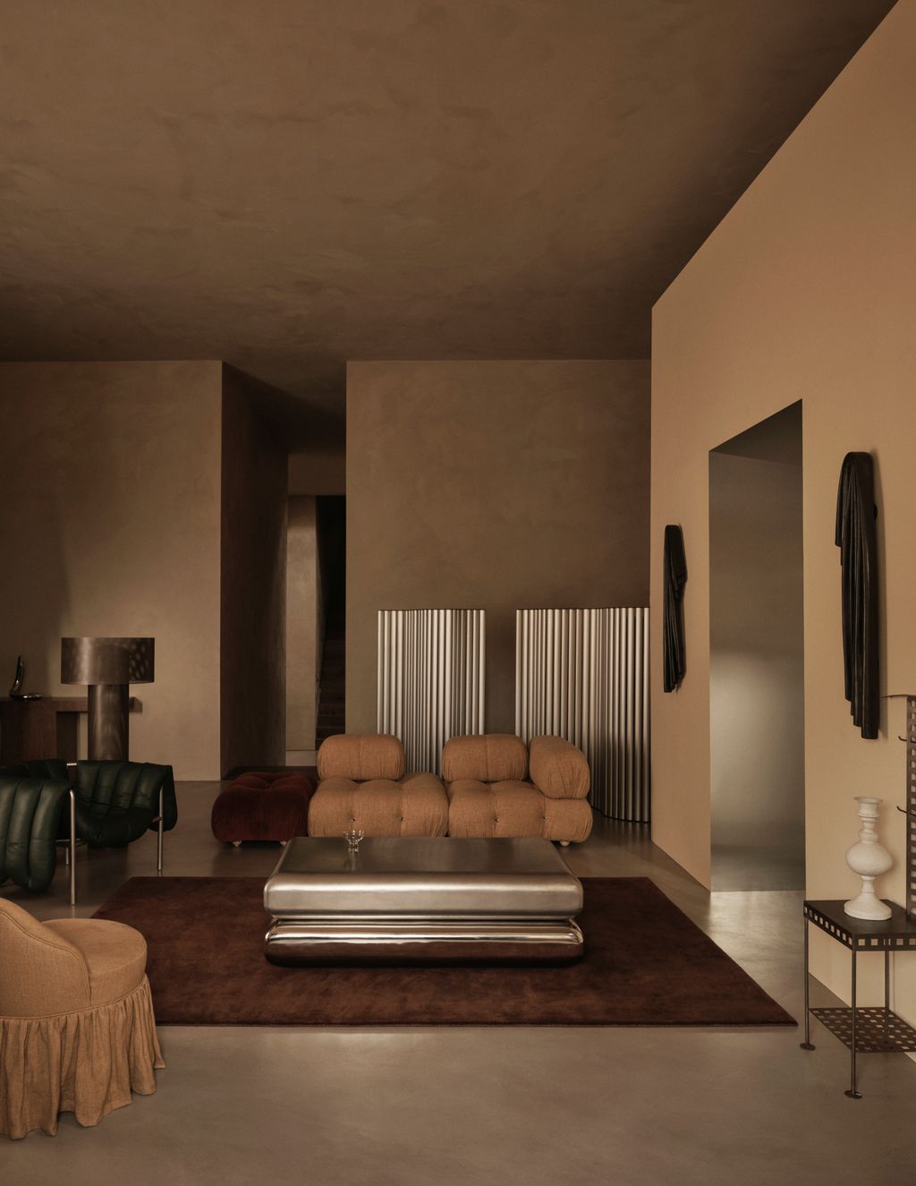 Chrome Decor Makes For the Coolest Interiors in 2025 | Livingetc