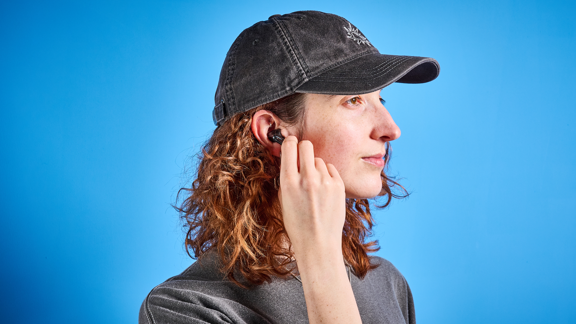 the viaim recdot ai earbuds with transcription, note taking and call recording