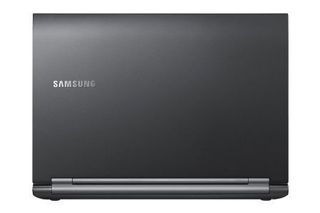 The Samsung 600B5B has a rubberised soft-touch texture to its lid.