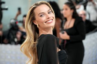 Margot Robbie attends the 2023 Met Gala Celebrating "Karl Lagerfeld: A Line Of Beauty" at Metropolitan Museum of Art on May 01, 2023 in New York City