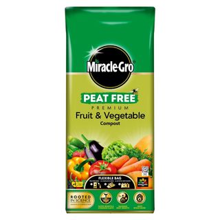 Miracle-Gro PEAT FREE Premium Fruit & Vegetable Compost