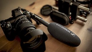 Best shotgun mics: Sennheiser MKE600 with mirrorless camera