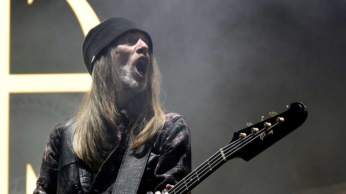 Rex Brown onstage in Bogota