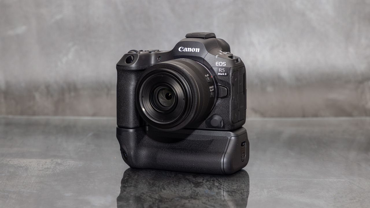 Canon BG-R20 Battery Grip for Canon EOS R5 Mark II
