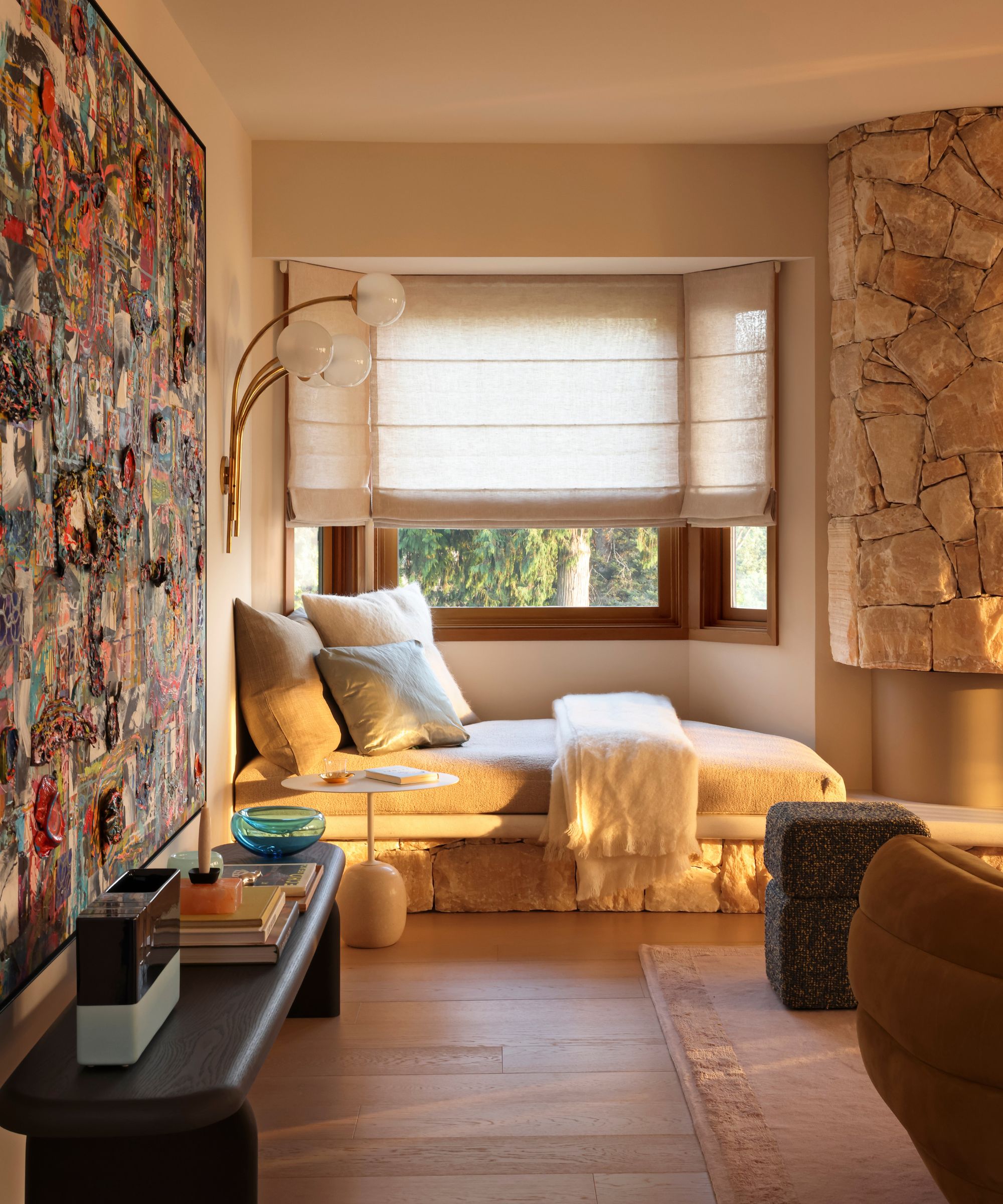 window seat alcove with modern art