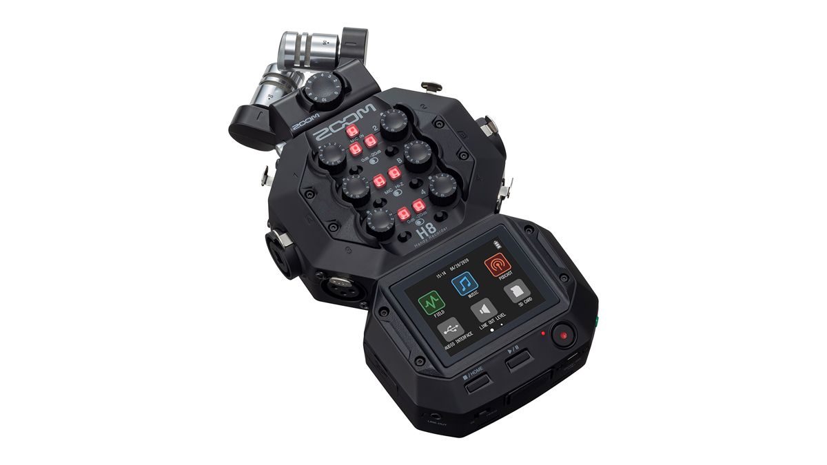 Zoom’s heavyduty H8 is a multitrack recorder, podcasting studio and