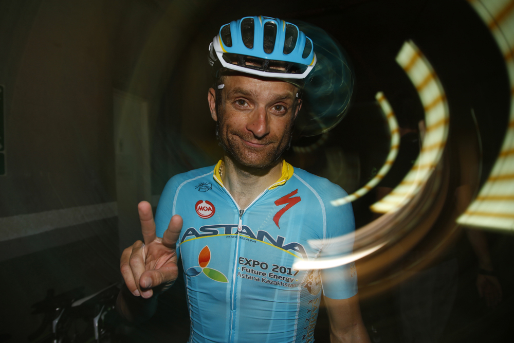 Tributes flood in for Michele Scarponi after Italian dies in