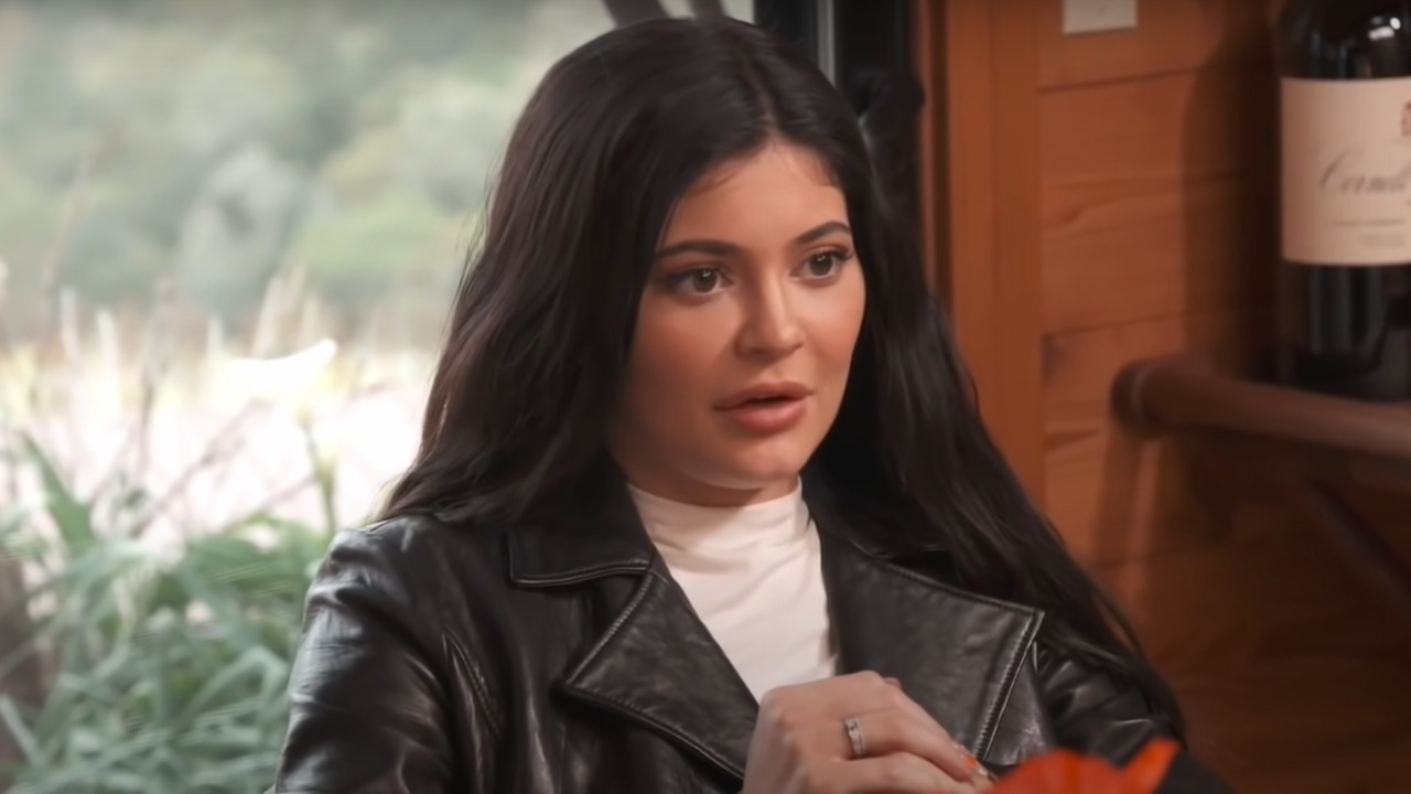 Kylie Hits Back at Troll Who Made Fun of Her Lips: 'Go Off