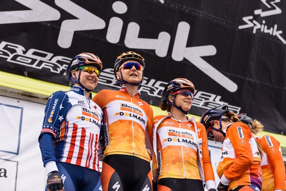 Boels Dolmans presented to the crowds before stage 4 -Emakumeen Bira 2016 Stage 4