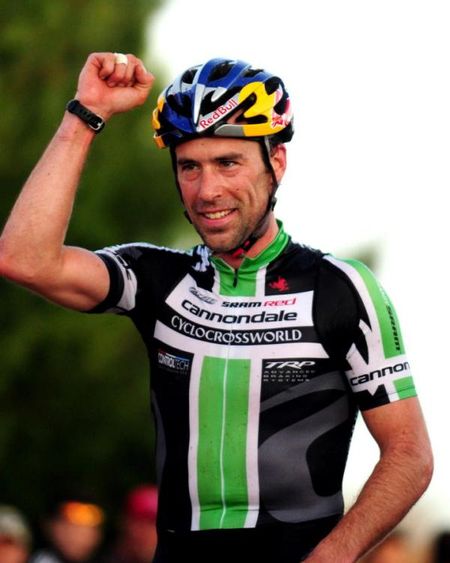 Tim Johnson (Cannondale-Cyclocrossworld.com) got a great start today and pulled away for the victory.