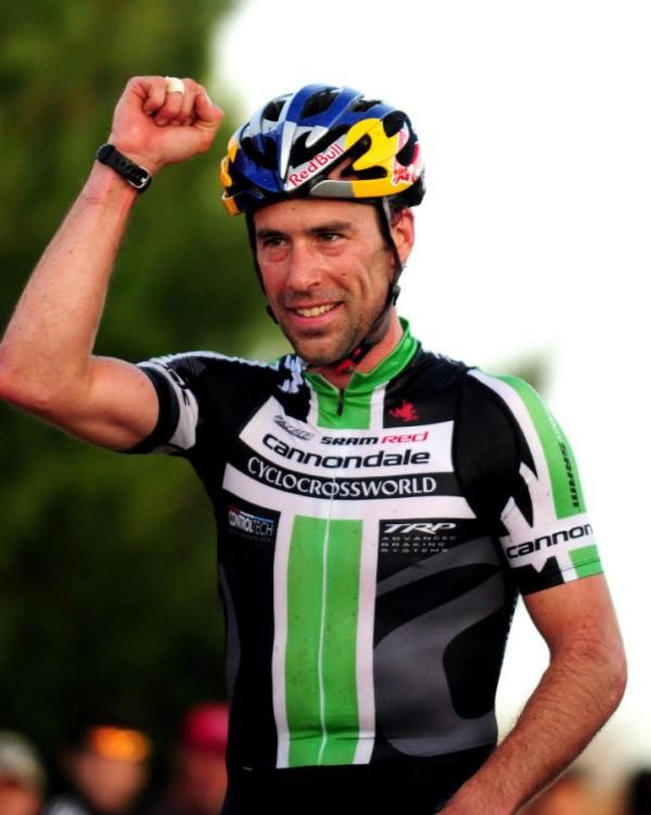Tim Johnson (Cannondale-Cyclocrossworld.com) got a great start today and pulled away for the victory.