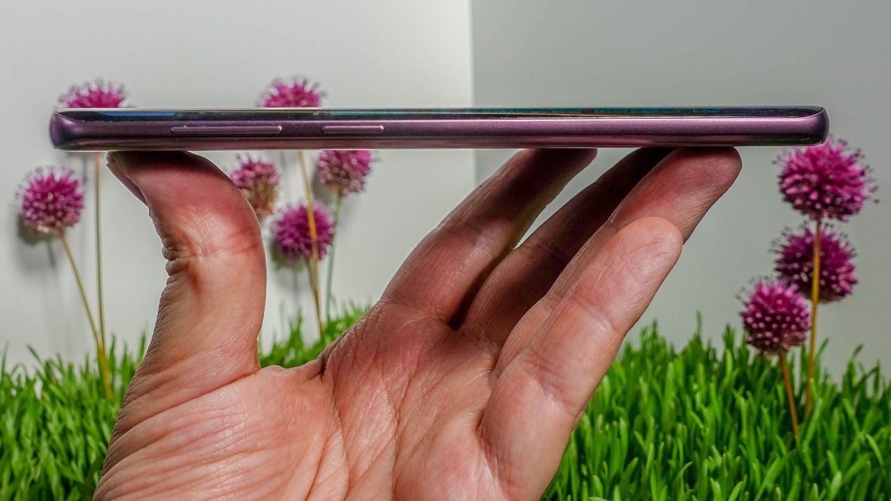 The curved display and slim design makes for a winning combination