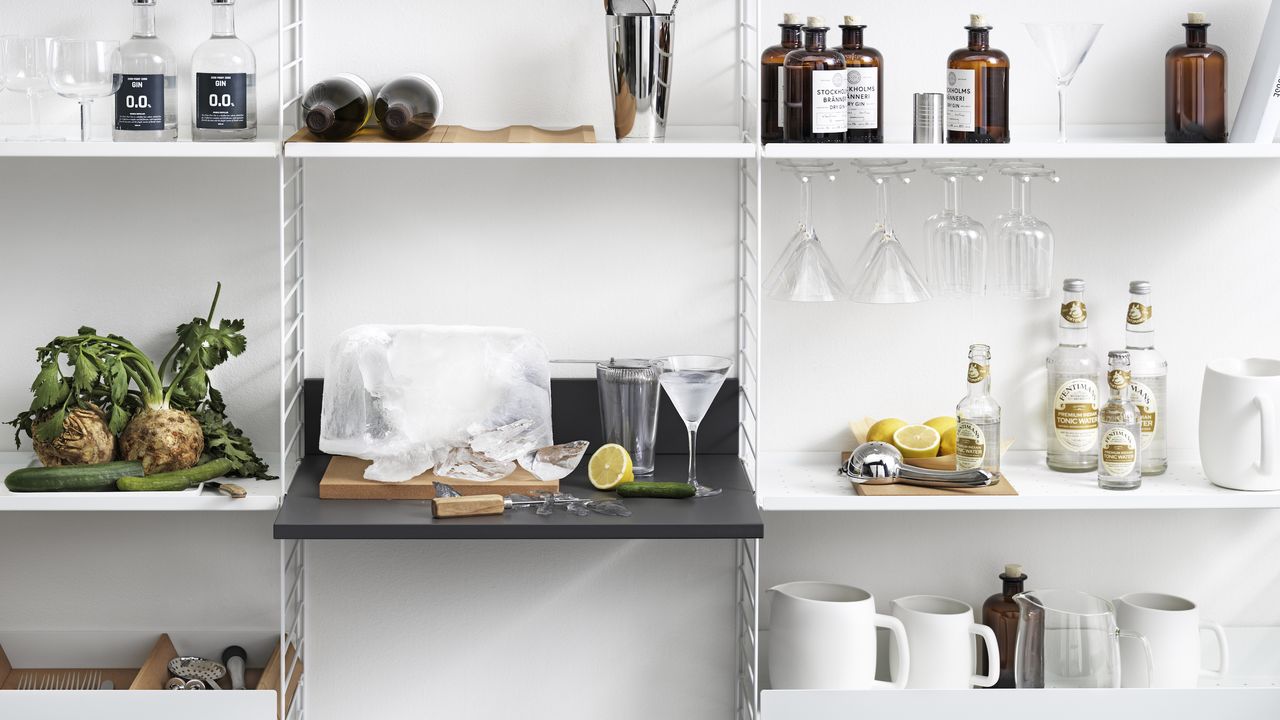 Secret scandinavian kitchen tip, cork in a shelving unit