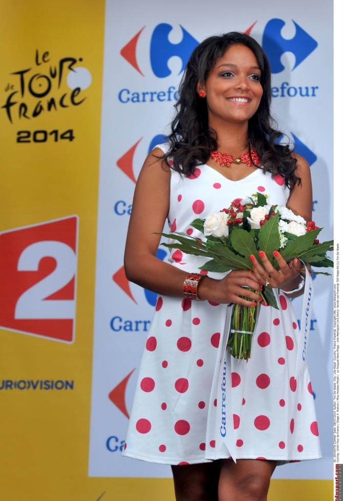 The maillot pois podium hostess