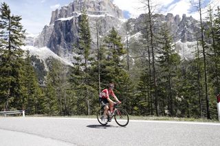 Pim Ligthart on stage 14 of the Giro d'Italia (Sunada)