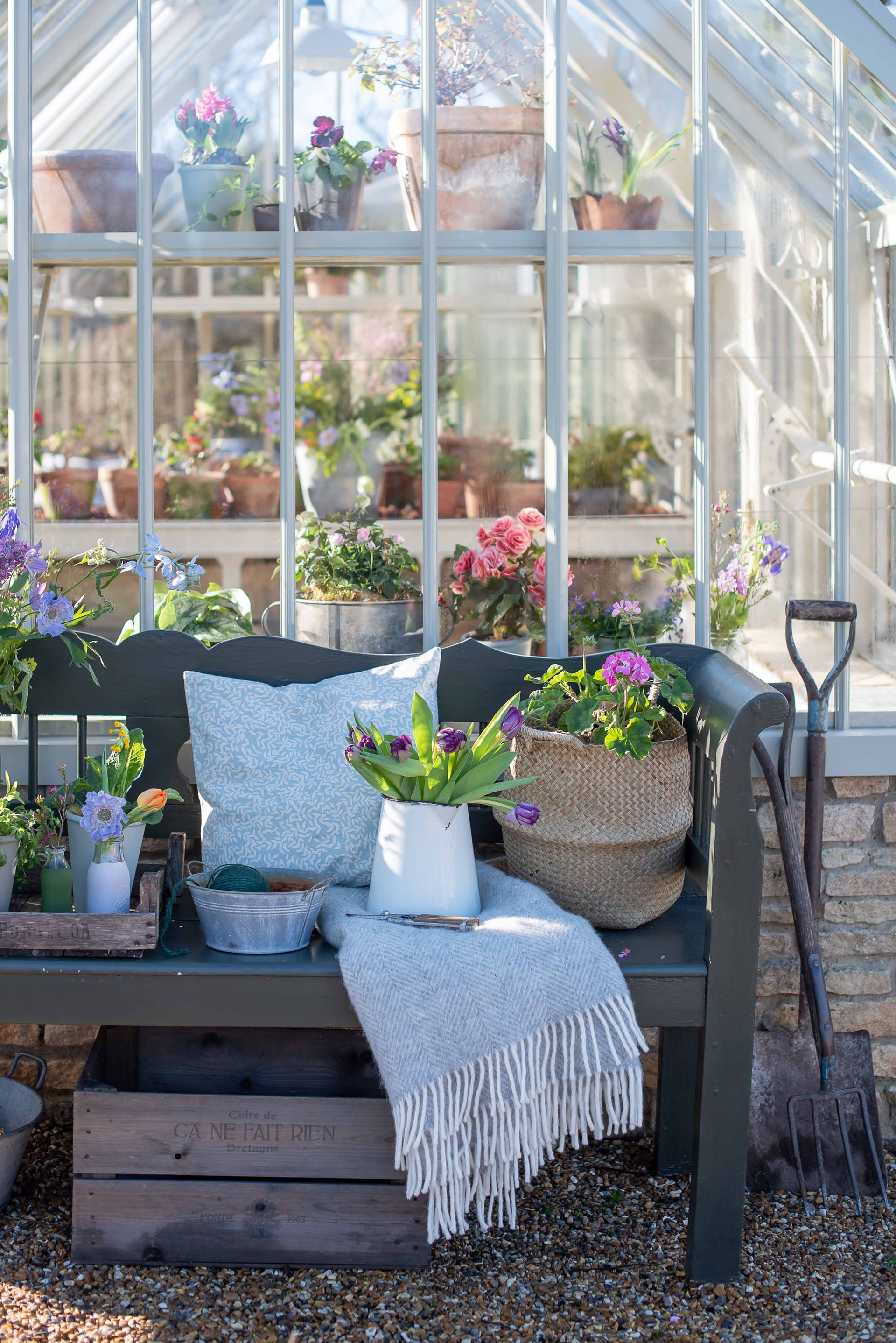 Painting garden furniture follow our expert tips for a stylish