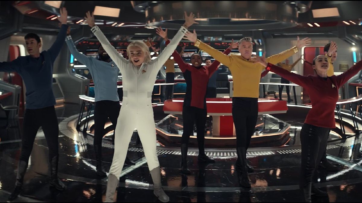 The Enterprise crew dancing on Strange New Worlds