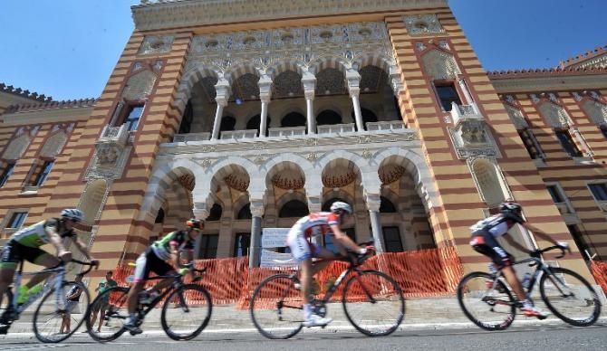 The peloton in action at the Sarajevo Grand Prix.