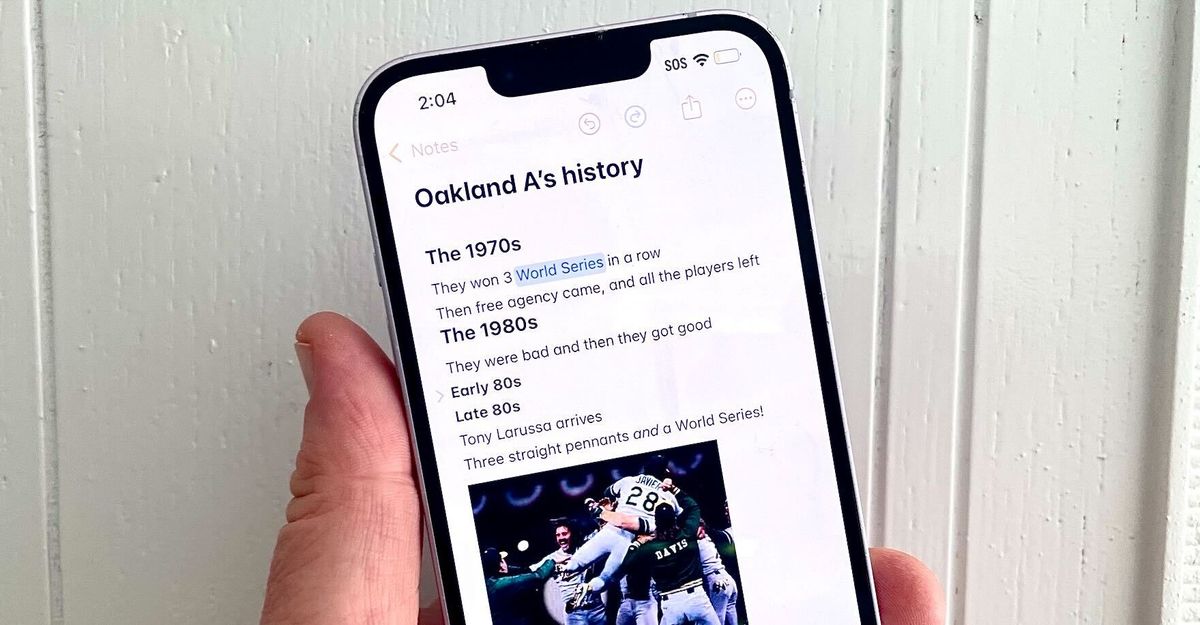 A note in iOS 18 with collapsable headers