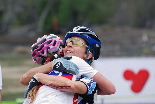 Daniella Bunzli Rojas congratulates winner Elisa Garcia.