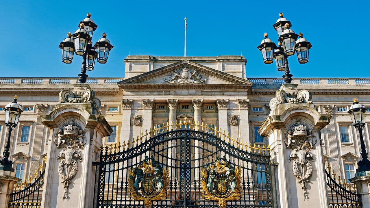 The exterior of Buckingham Palace