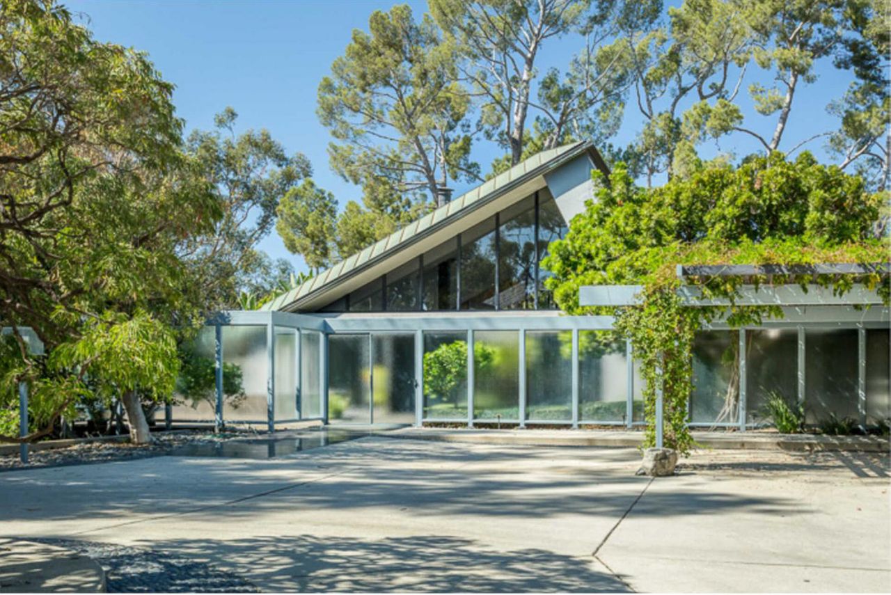 Remarkable modernist houses for sale in Los Angeles Wallpaper