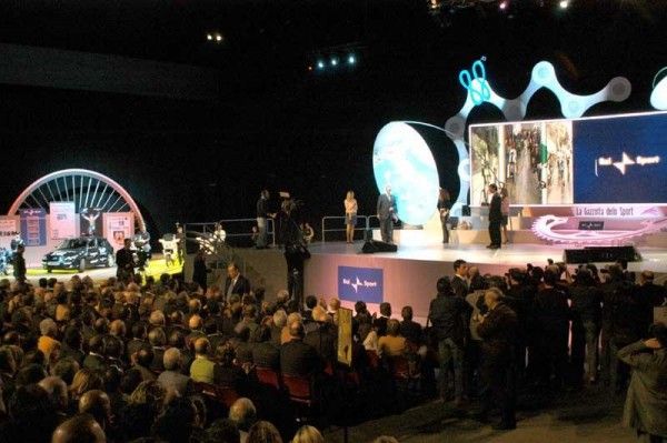 A media frenzy at the 2005 Giro presentation