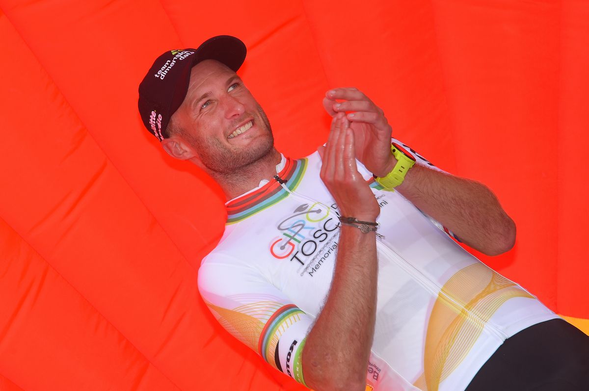 Race leader Steve Cummings (Dimension Data)