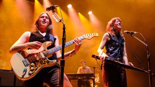 Larkin Poe onstage art Hammersmith Apollo