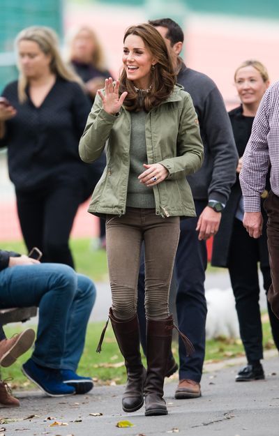 Kate Middleton Wears a Green Fjallraven Jacket to Visit the Sayers ...