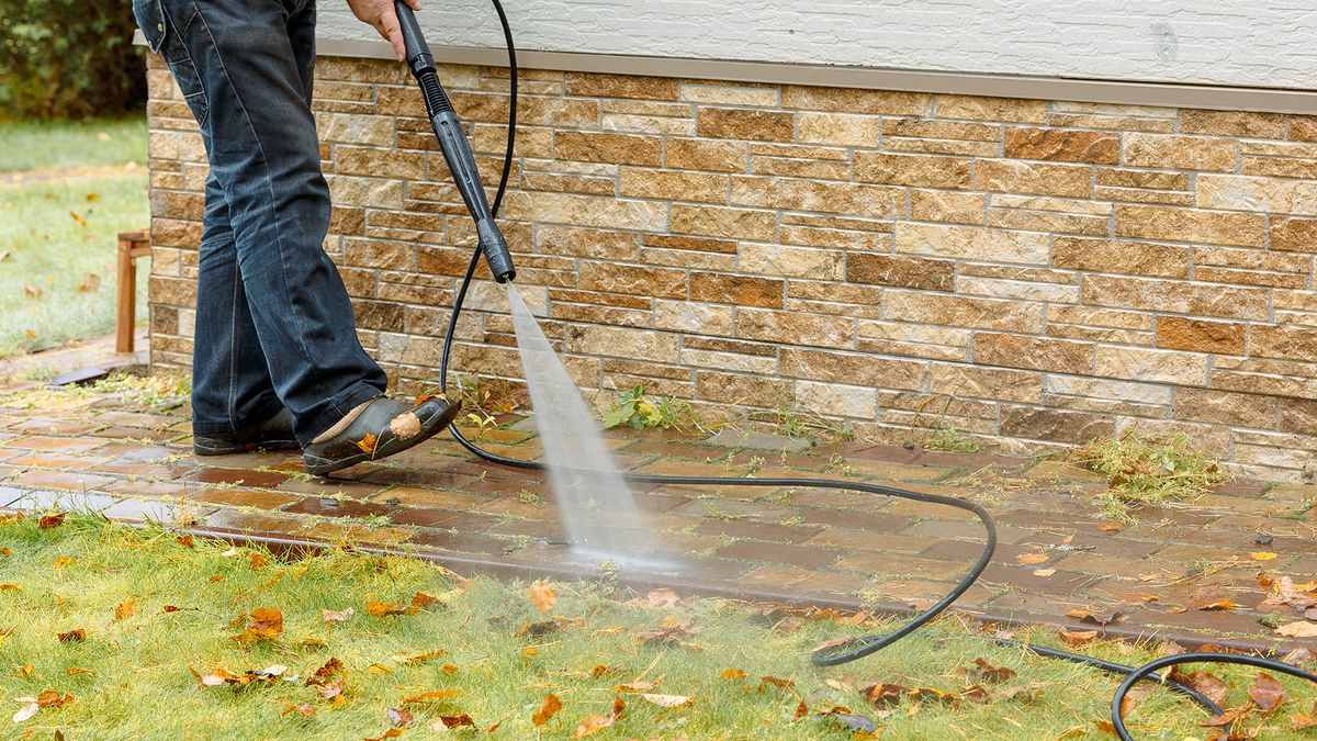 What To Do When Your Pressure Washer Is Leaking Oil - TrendRadars