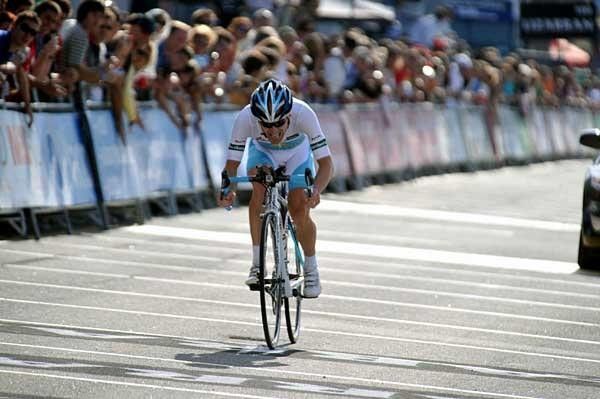 Levi Leipheimer looking compact at the finish in Alto de Navacerrada