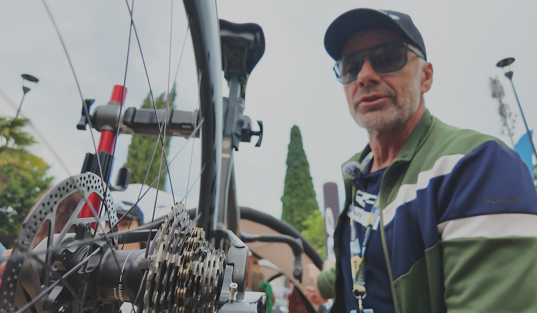 Mike Kruger showing off the new classified groupset