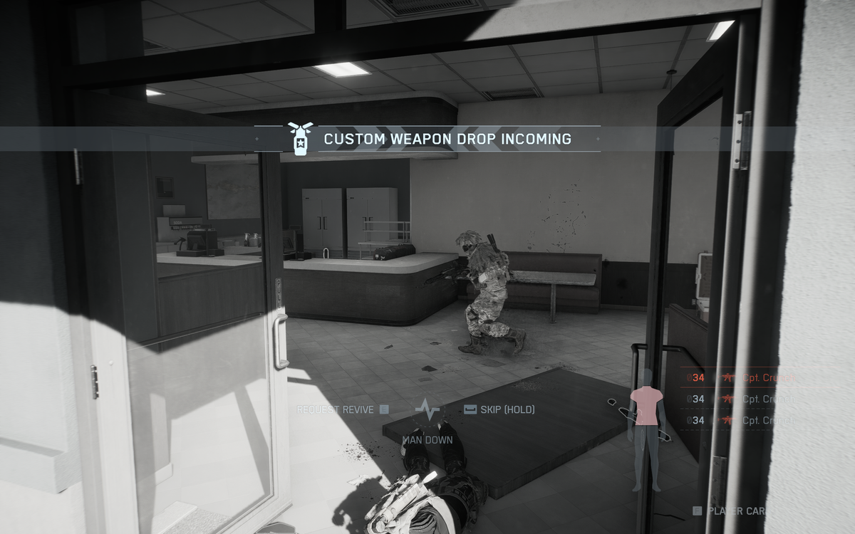 Battlefield Redsec custom loadout weapons: An event message announcing that a custom weapon drop is incoming, while the player is dead.