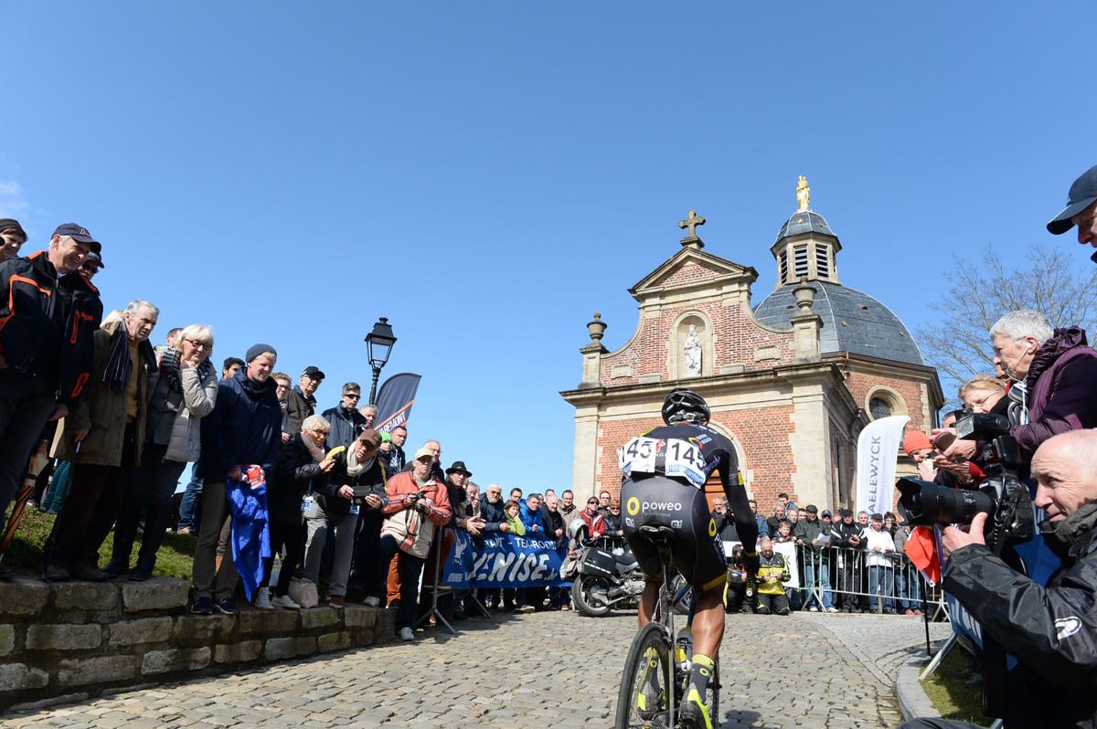 Cresting the Muur van Geraardsbergen is Yohann Gene (Direct Energie)