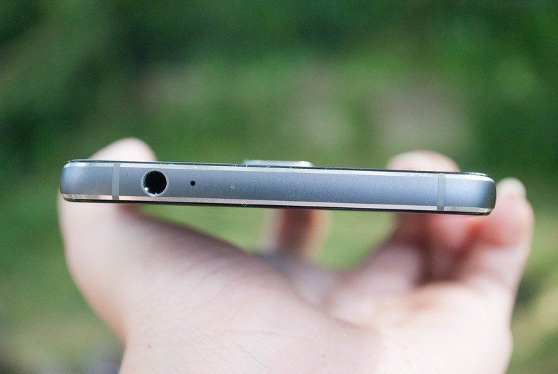 Alcatel Idol 4S headphone jack