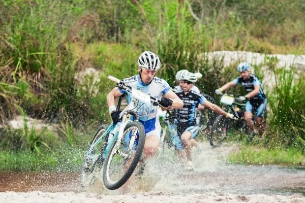 Steffen Thum &amp; Simon Gegenheimer (Ultra Sports Rose Racingteam) go through a water crossing