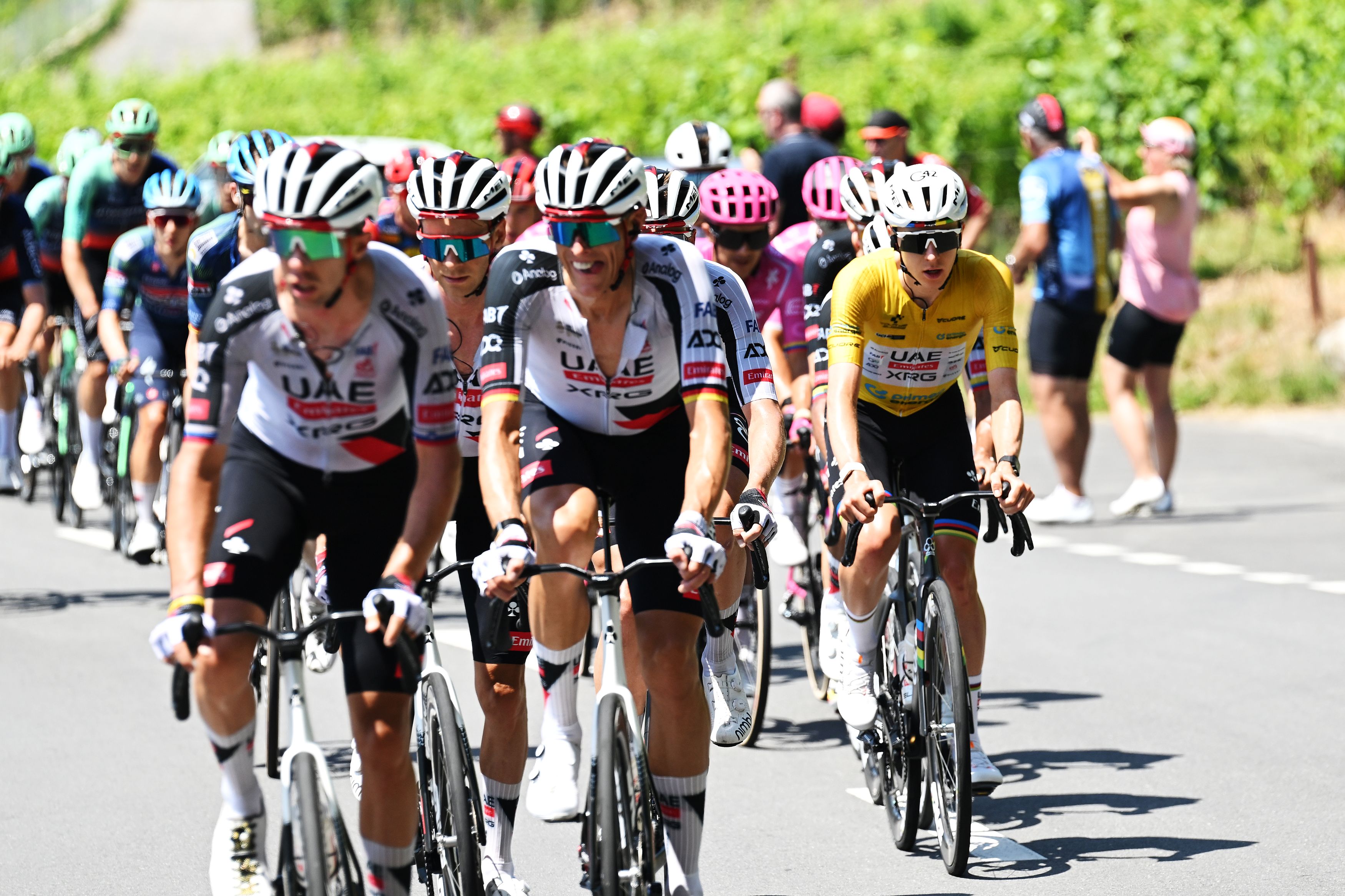 Tour de Suisse Men stage 5 LIVE: Breakaway starts to extend the gap despite UAE Team Emirates-XRG upping the tempo behind