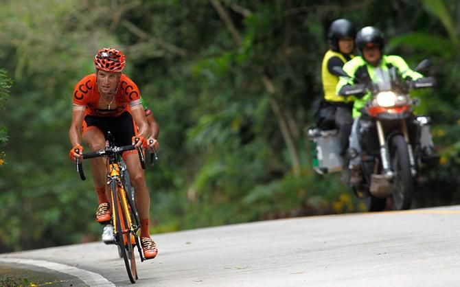 A solo rider during stage 7