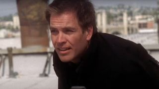 Tony DiNozzo looking for shooter targeting him and Gibbs in NCIS Season 2 finale