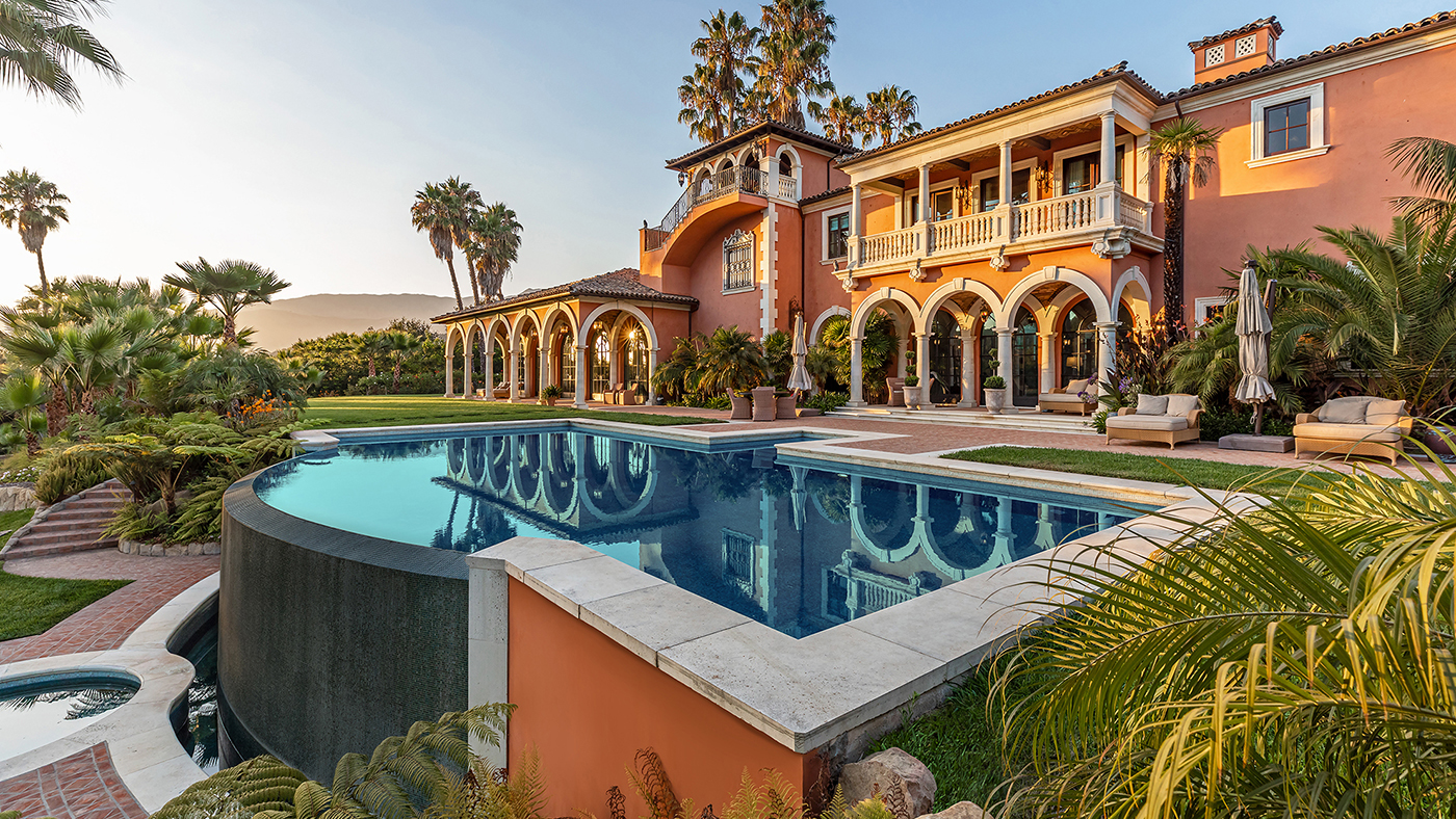 The Prancing Horse Estate