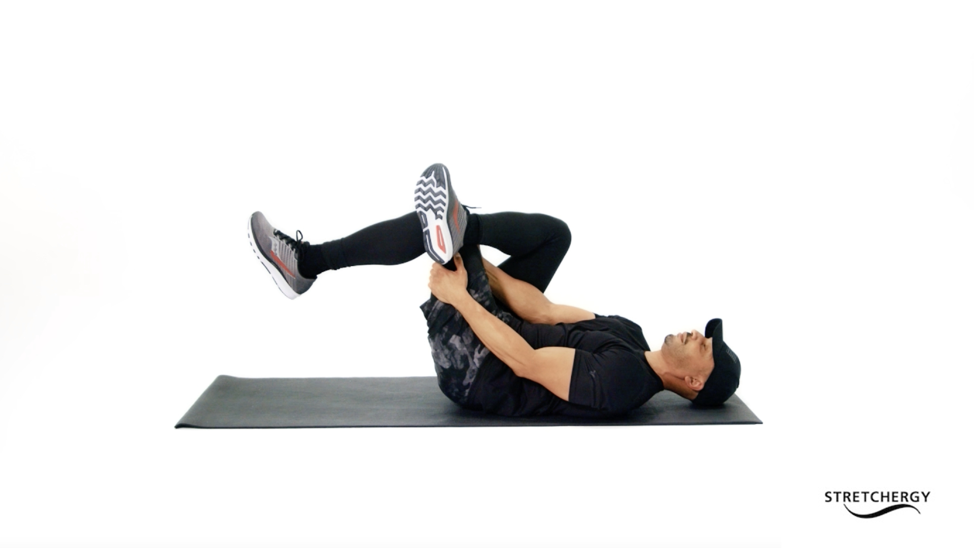 Ramon Felix does runner's mobility stretches