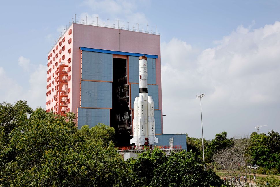 India's space agency pauses rocket launches to make coronavirus supplies: report